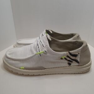 Hey Dudes Womans Size 9 Wendys Star White.